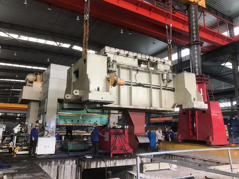 重型設(shè)備裝卸搬運(yùn)